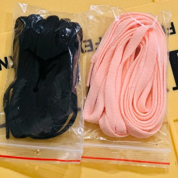 Air Jordon 1 Mids SE - Picture 8 of 8